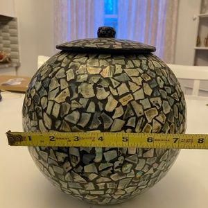 Vase /container /jar